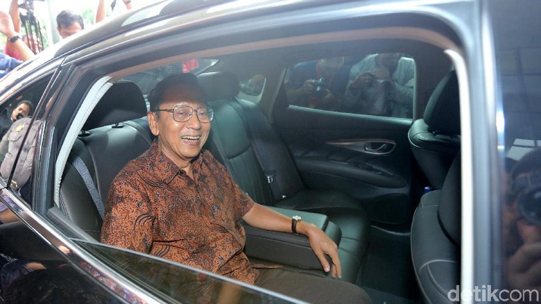 KPK: Boediono Tersangka Korupsi Century