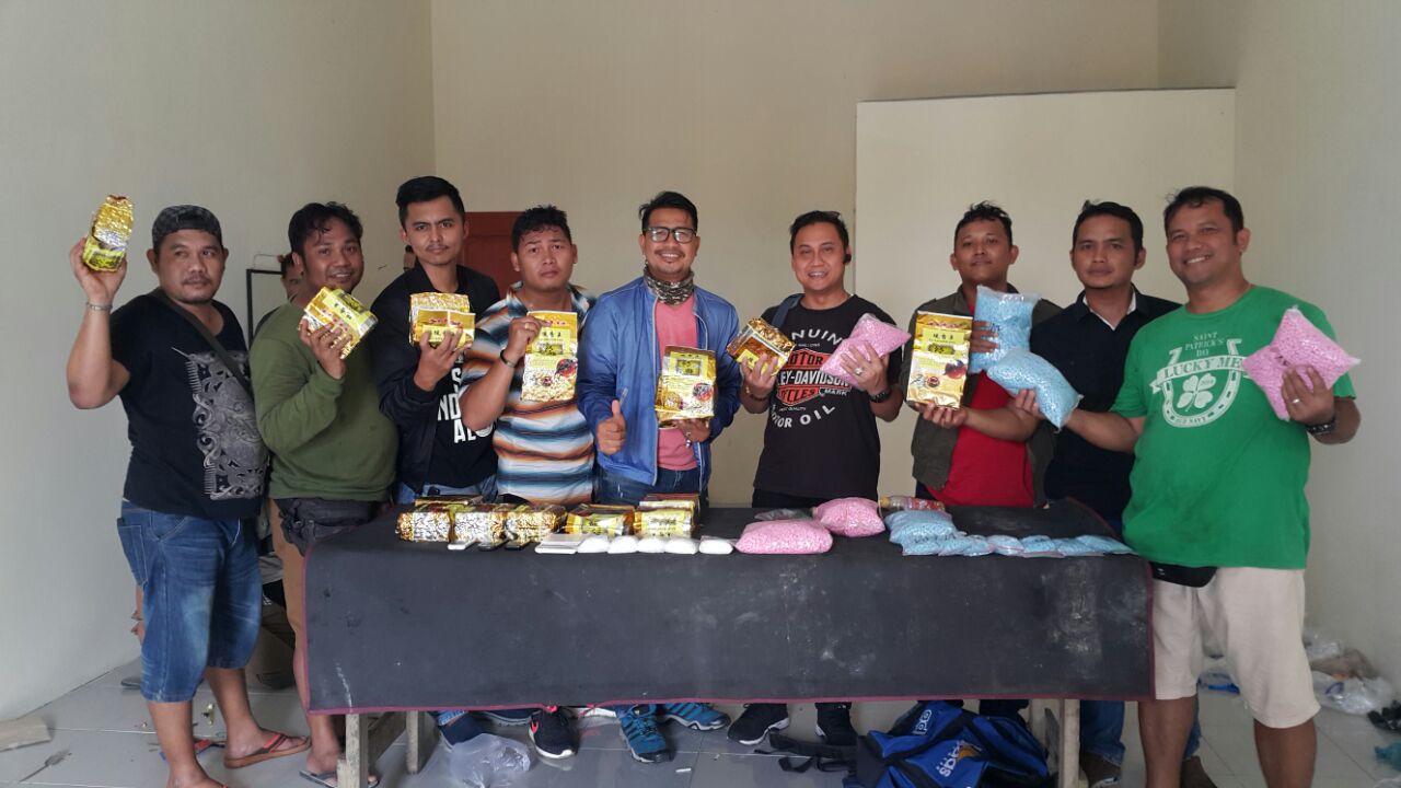 Gudang Narkoba Jaringan Internasional Digerebek, Tiga Sindikat Ditangkap, 14 Kg Sabu dan 4.000 Butir Pil Ekstasi Disita