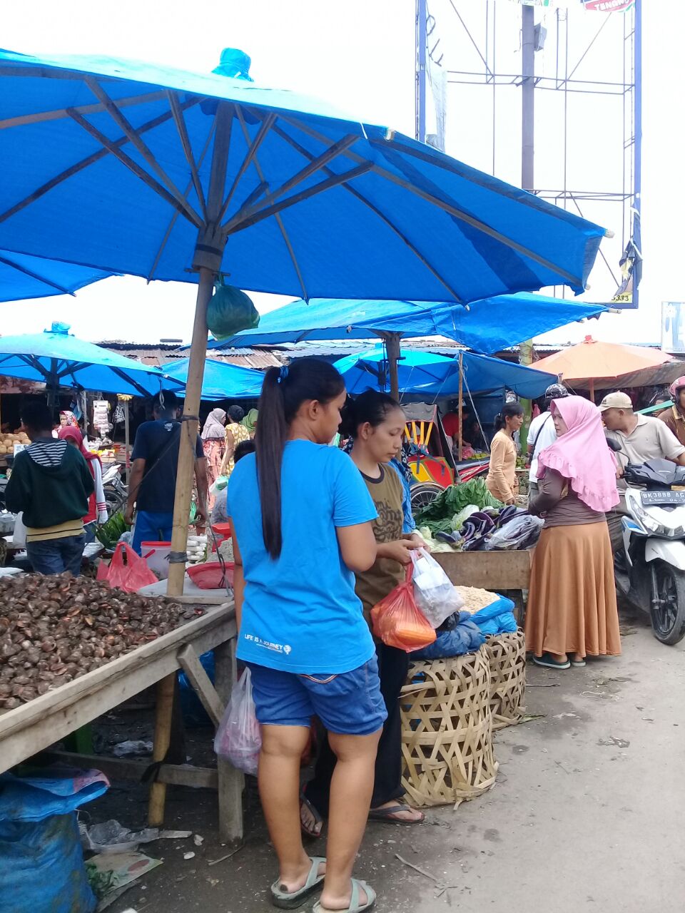 Jelang Ramadhan,  Pasar Tradisional Diserbu Masyarakat