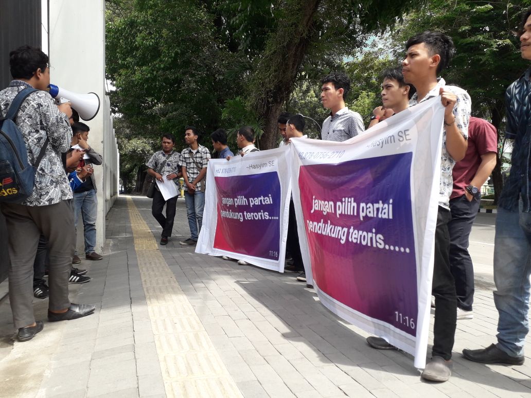 Ketua PDIP Medan Didemo Mahasiswa