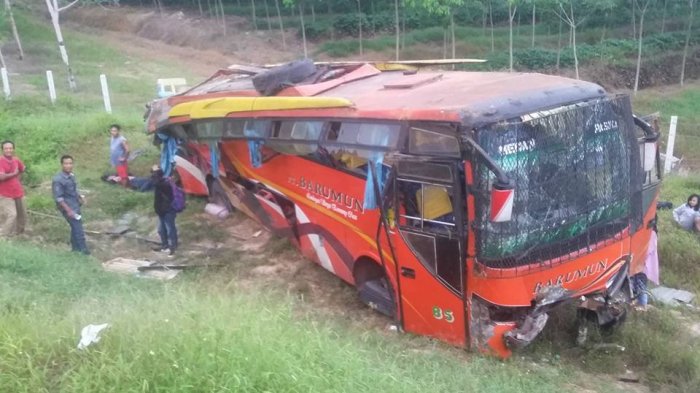 Bus Barumun Terbalik di Tol MKTT, 1 Tewas dan Belasan Penumpang Teluka