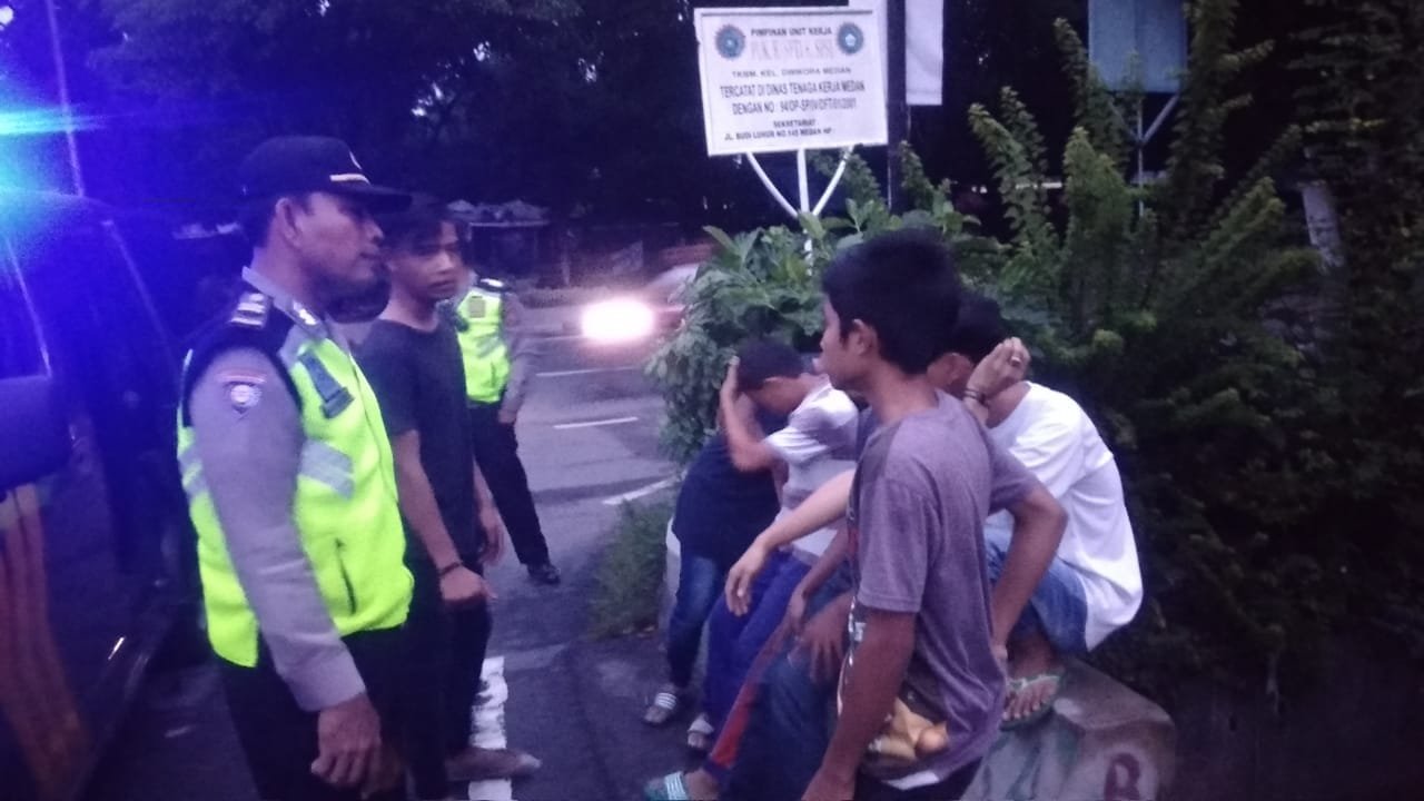Antisipasi Kenakalan Remaja, Polsek Medan Helvetia Pantau Asmara Subuh