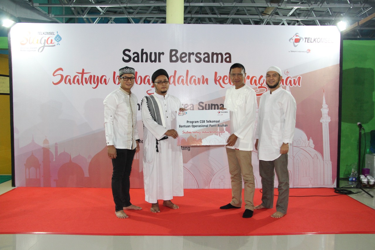 Telkomsel Sahur Bareng Dhuafa,Serentak di 12 Kota Sumatera