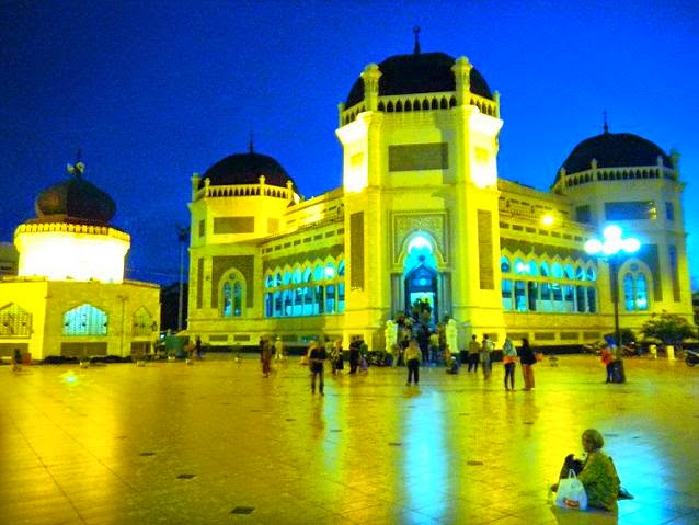 Hari Pertama Tarawih, Masjid Raya Dipadati Ratusan Jamaah