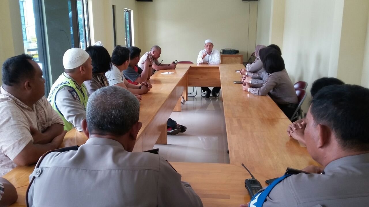 Personil Polsek Medan Baru Mendapat Siraman Rohani