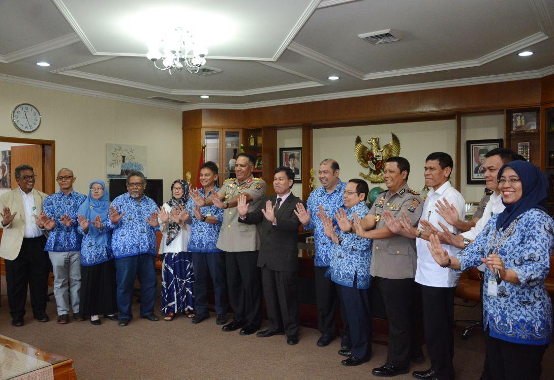 Kapoldasu Bertemu Rektor USU, Mahasiswa Demo Tuntut Bebaskan Dosen Himma