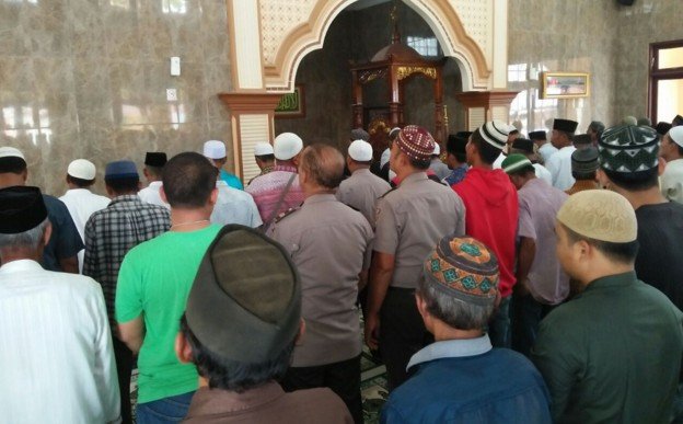 Baksos Polsek Kutalimbaru Sekaligus Sholat Ghoib Doakan Putra Terbaik Polri