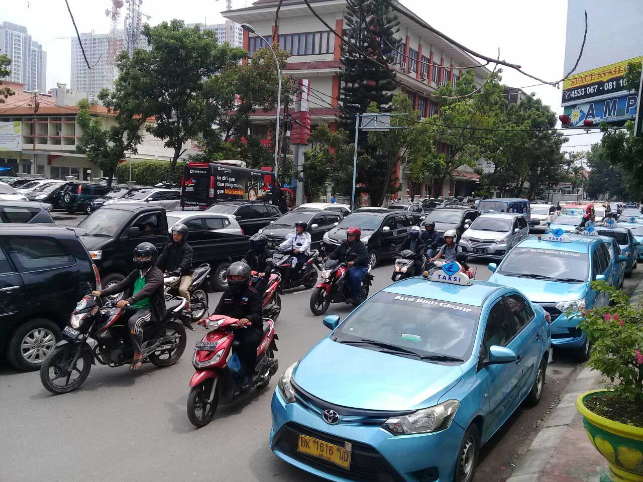 Jalanan di Medan Padat Merayap
