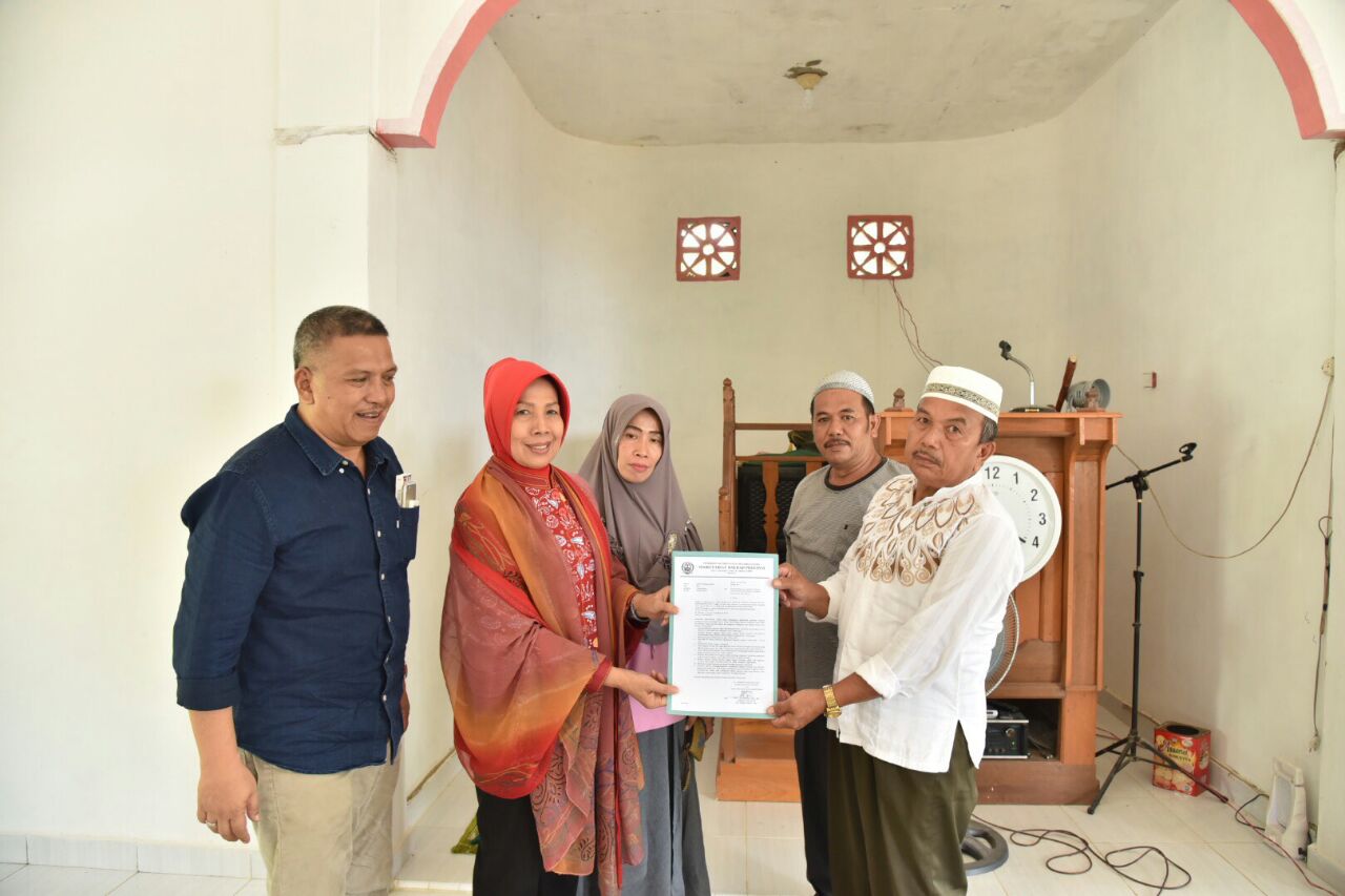 Wagubsu Serahkan Bantuan Pembangunan Tiga Masjid di Asahan