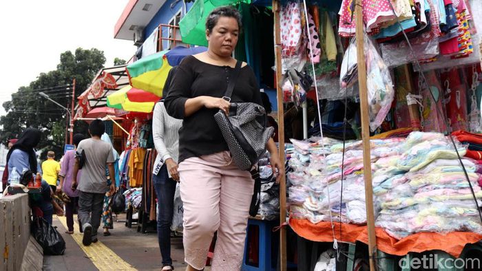 Baju Impor China Banjiri Indonesia Jelang Lebaran