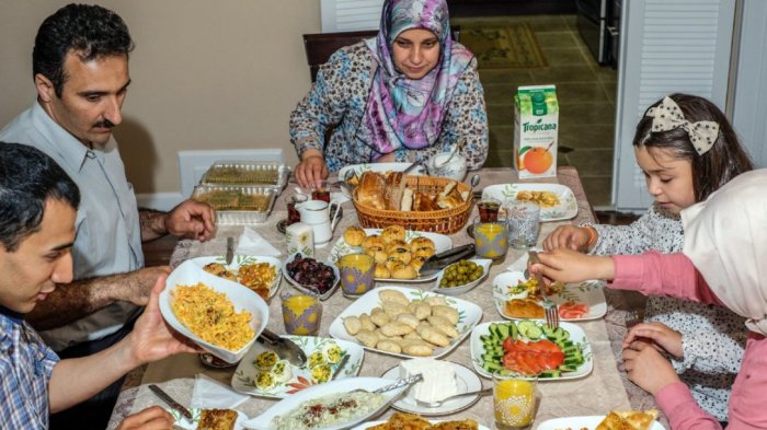 Ramadan Hampir Tiba, Siapkan Tubuh Anda untuk Puasa Dengan Nutrisi yang Tepat