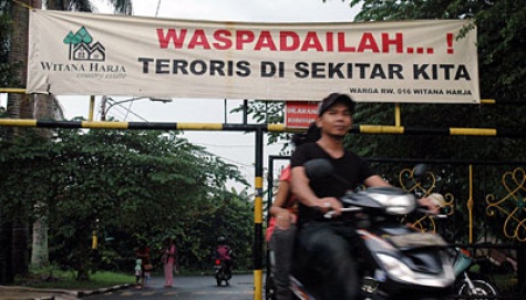 6 Cara Tepat Orang Tua Membicarakan Terorisme dengan Anak