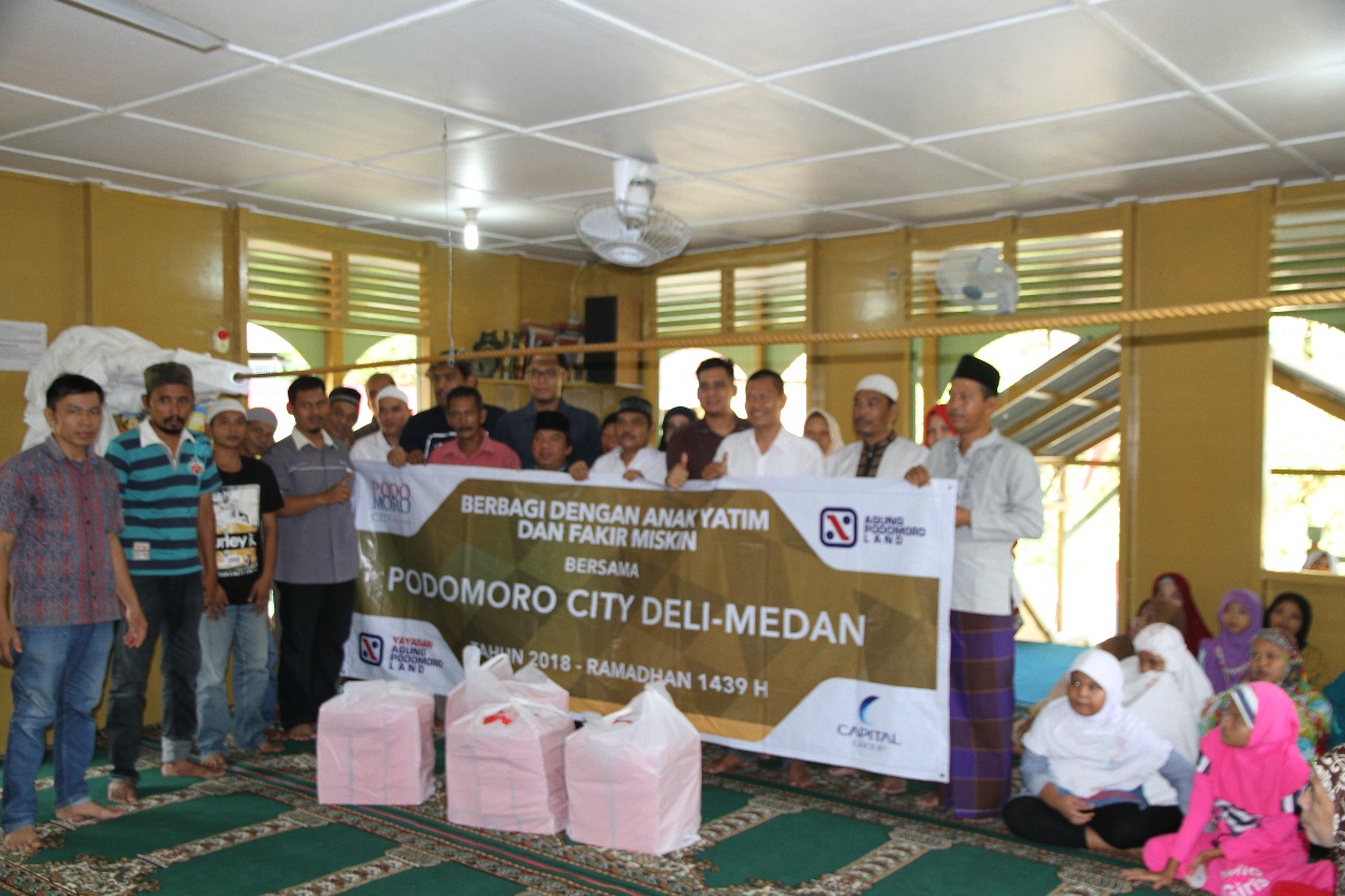 Podomoro Bagikan Bantuan 100 Kupon Tali Asih kepada Jamaah Mesjid Al Azhar