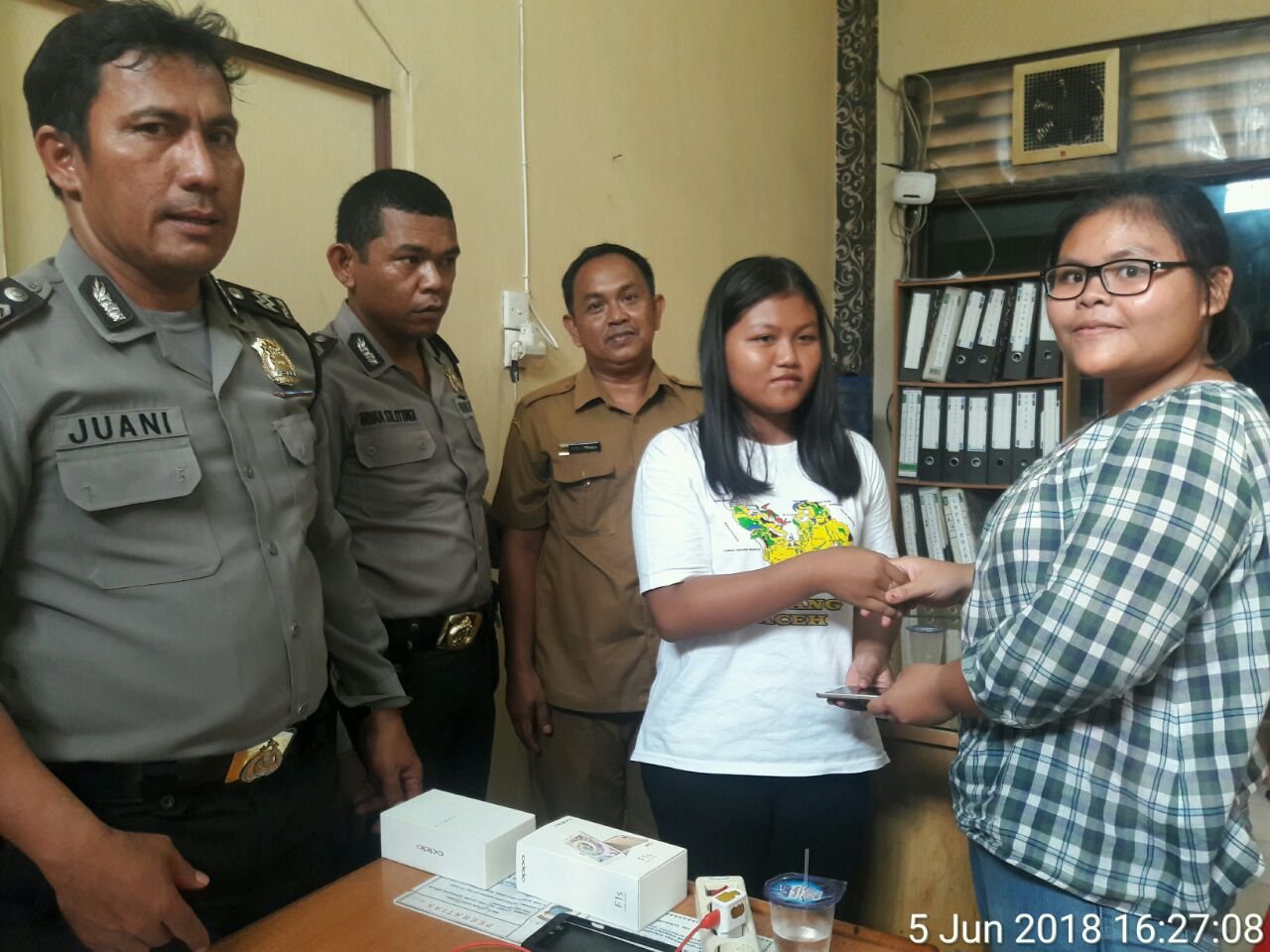 Polsek Medan Baru Problem Solving Dua Remaja Putri Bertikai