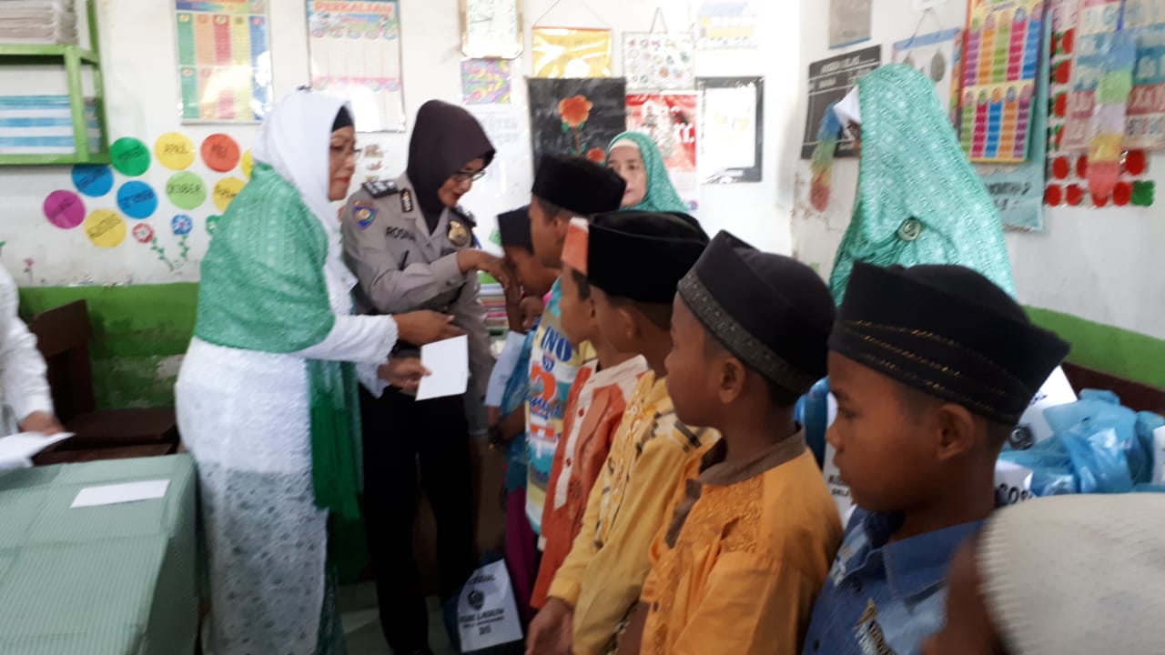 Polsek Sunggal Baksos di Desa Mulia Rejo