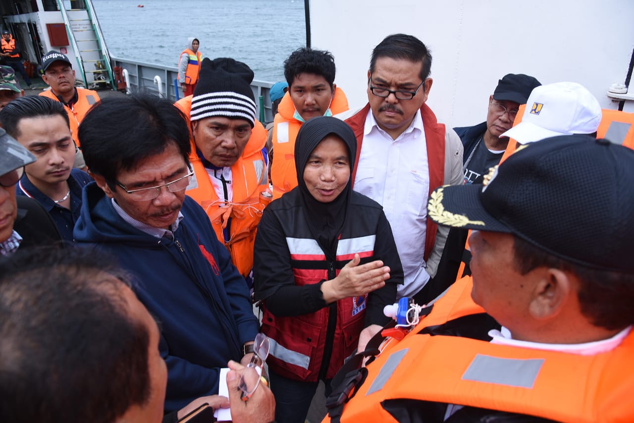 Tinjau Korban Kapal Tenggelam di Danau Toba,  Plh Gubsu Minta Utamakan Keselamatan PenumpangÂ Â 