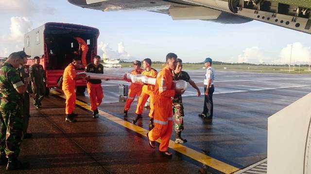 Basarnas Turunkan Alat Scan Sonar