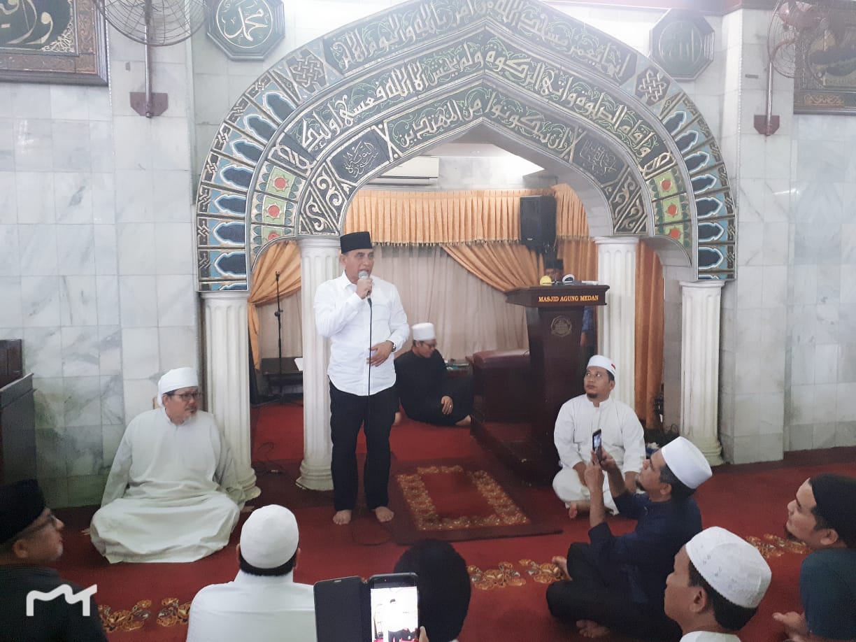 Eramas Dipercaya Masyarakat, Edy Shalat Sujud Syukur di Masjid Agung