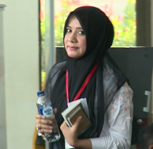 Istri Gubenur Aceh Non Aktif Darwati A Gan Diperiksa KPK