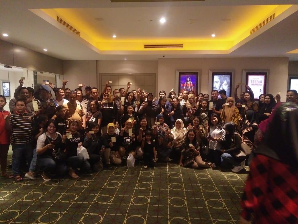 Keluarga Besar Polsek Medan Helvetia Nobar Film 22 Menit