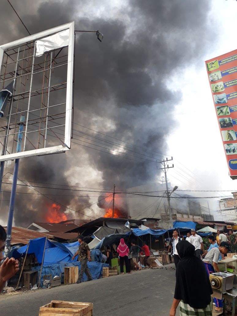 Pajak Negerilama Labuhanbatu Hangus Dilalap Sijago Merah