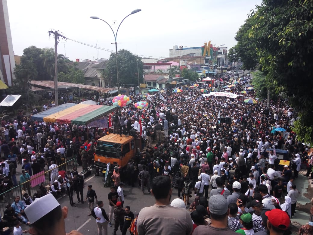 Massa Deklrasai Jokowi 2 Priode dan Massa 2019GANTIPRESIDEN Gelar Aksi Damai