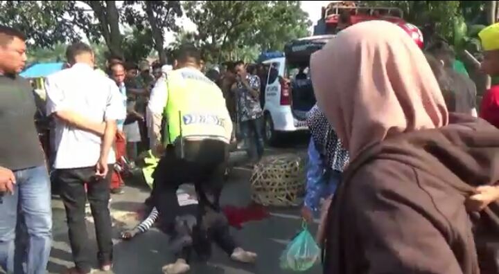 Pengendara Vario Tewas Tabrak Truk Kosong, Pengendara Honda Vario Tewas