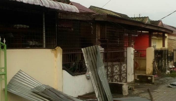 63 Rumah Warga Porak Poranda Diterjang Angin Kencang Disertai Hujan