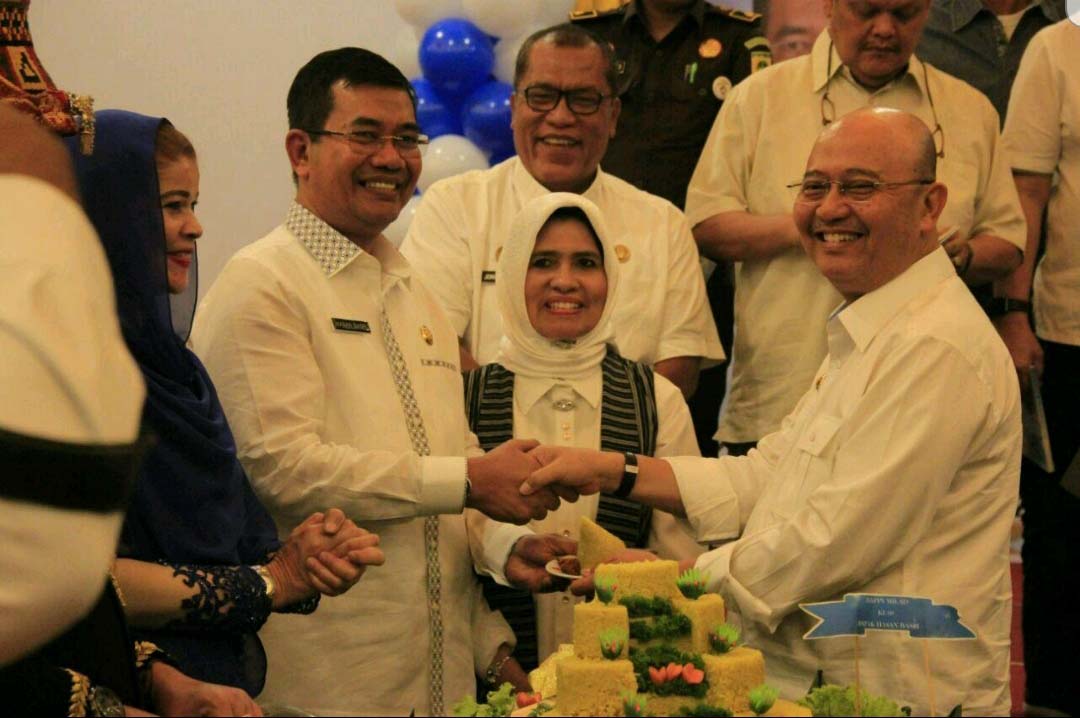 Wali Kota Medan Launcing Buku Biografi Hasan Basri, Pendidik Sepanjang Masa