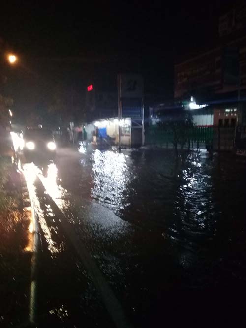 Hujan Sebentar Jalan Letsu Langganan Banjir