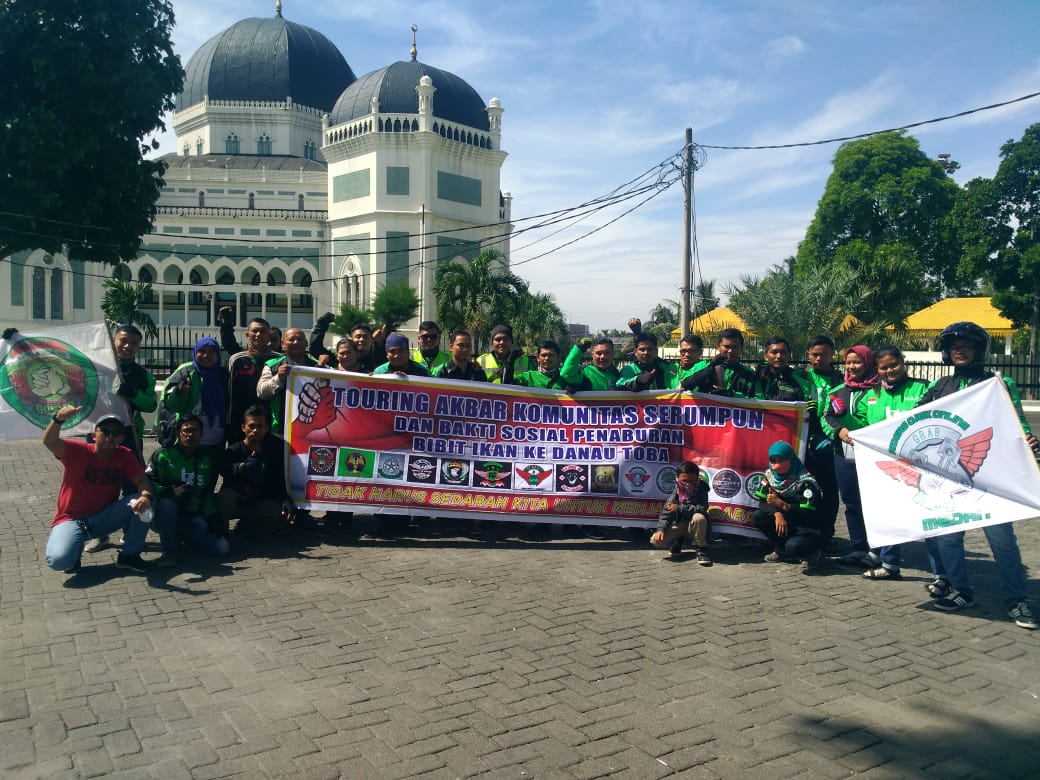 Touring Akbar Komunitas SERUMPUN dan Tabur Bibit Ikan ke Danau Toba