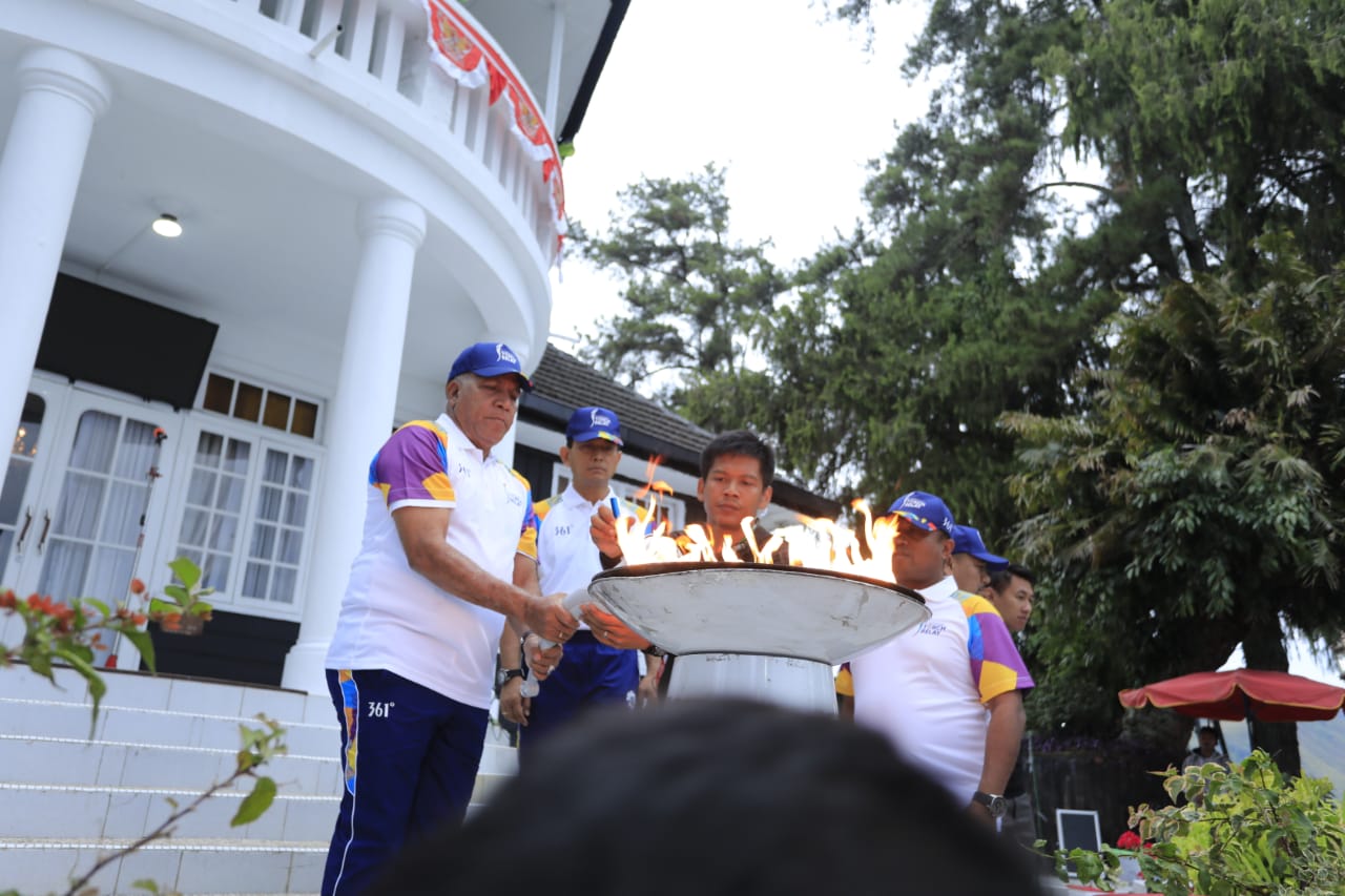 Tiba Di Simalungun, Obor Asian Games 2018 Disambut Tor-tor