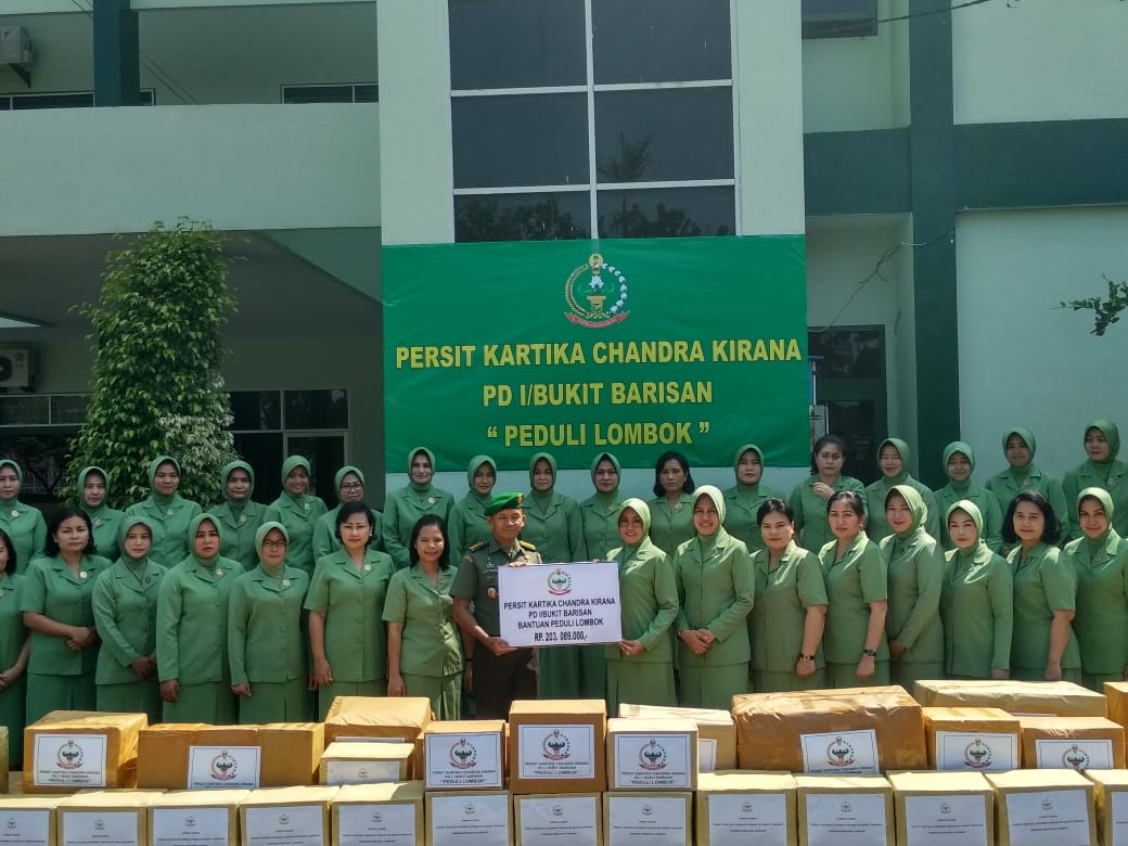 Persit KCK PD I/BB Salurkan Bantuan ke Lombok