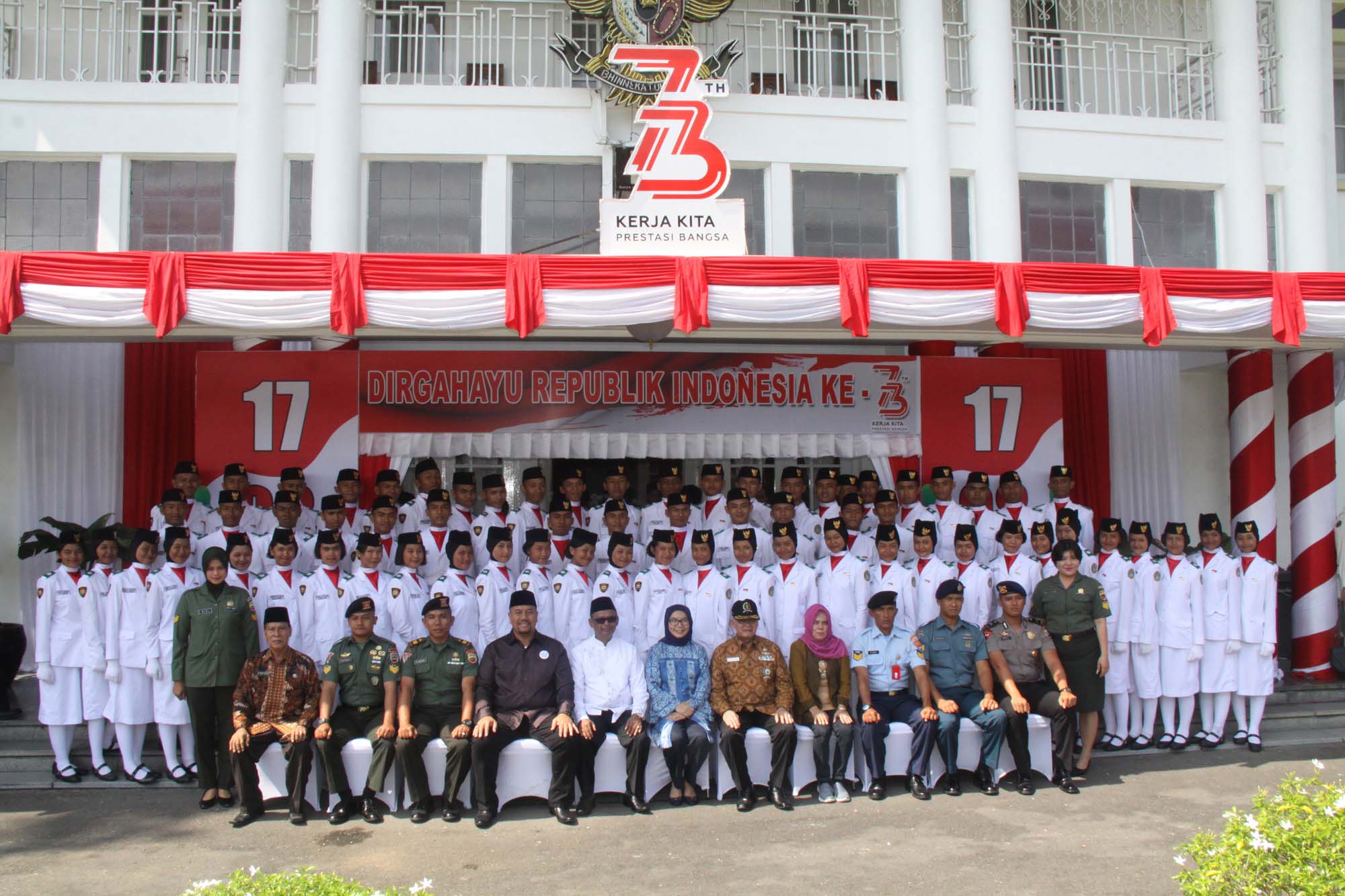 Tugas  Paskibraka Provsu Usai, Ini Pesan Hj Sabrina