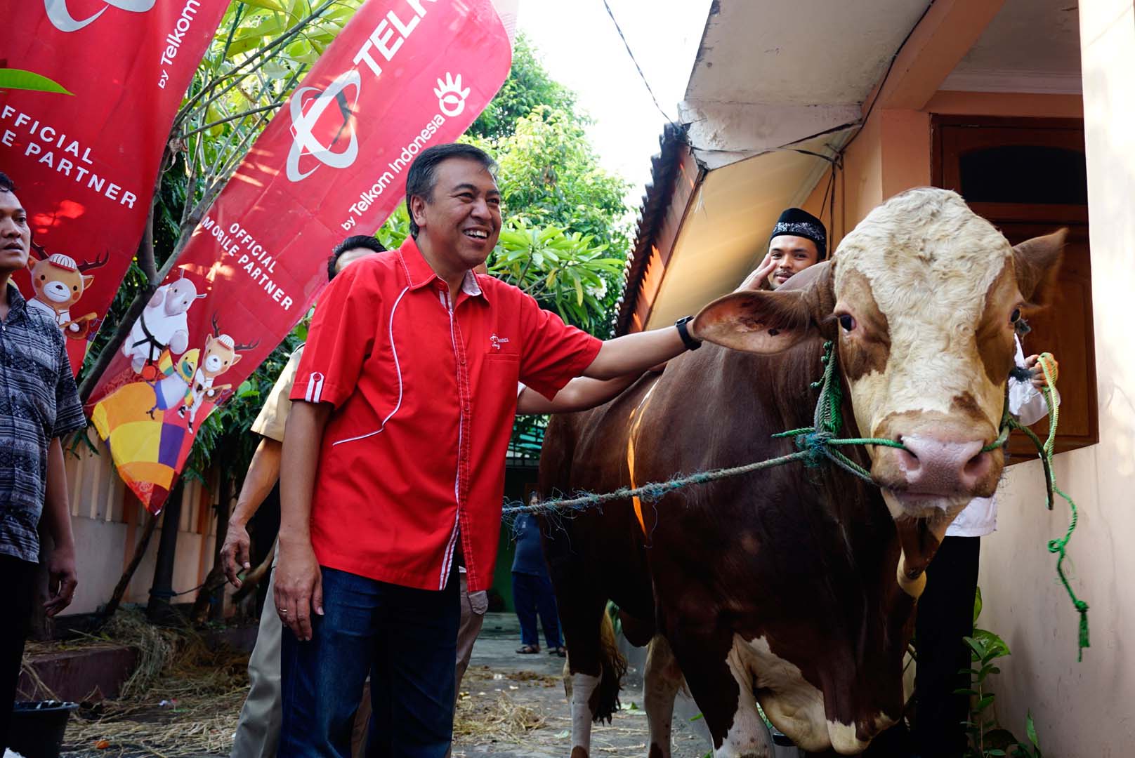 Good Corporate Citizenship, Telkomsel Serahkan 740 Hewan Kurban