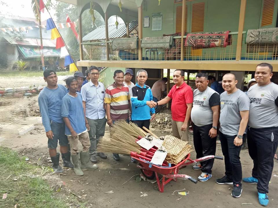 DP3APM Medan Bantu Peralatan Gotongroyong Untuk Mesjid Al-Azhar