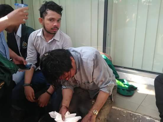 Mahasiswa Prokon Presiden RI Bentrok