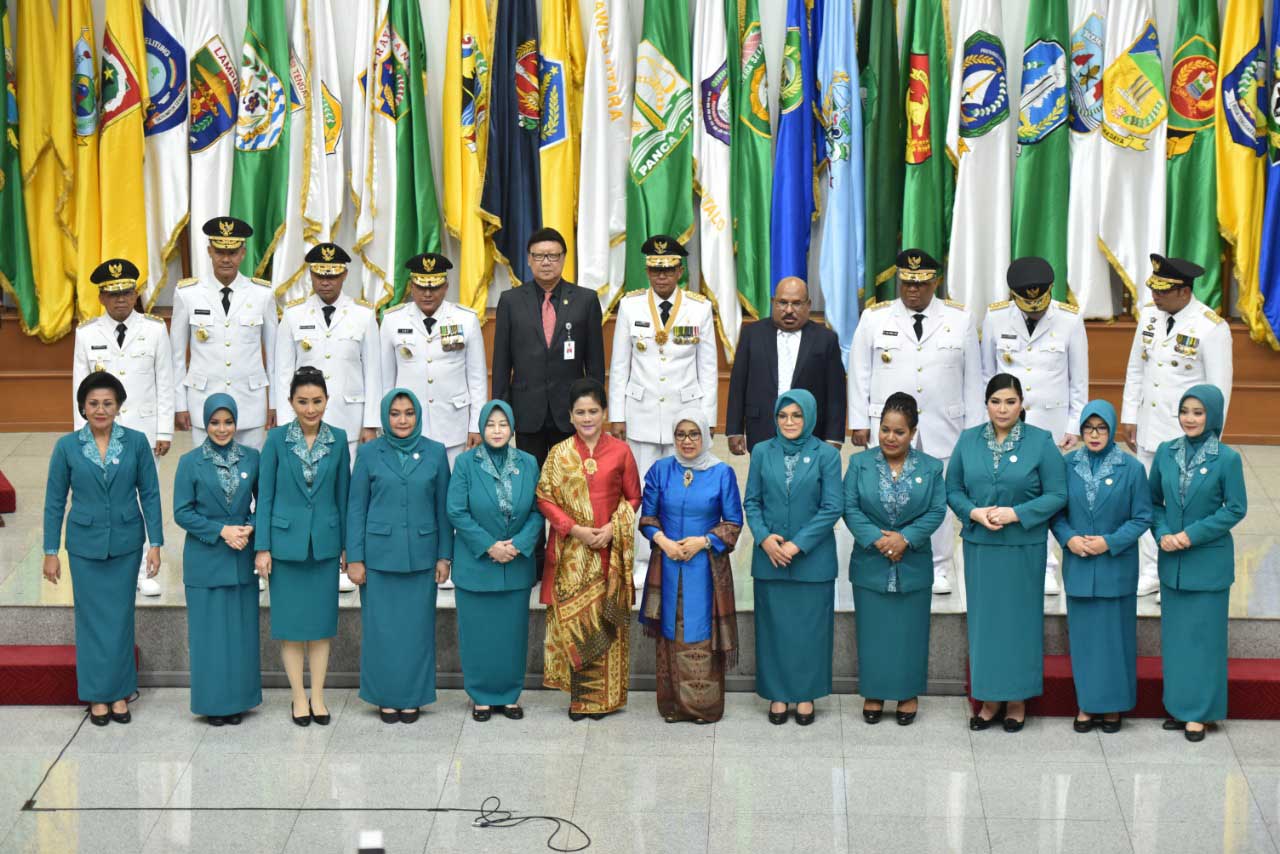 Mufidah Kalla Lantik Ketua Dekranasda, Tingkatkan Daya Saing Pengrajin Â 