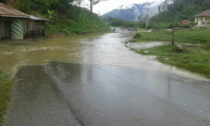 Jalan Lintas Kutacane-Blangkejeren Digenangi Air Setinggi 1,5 Meter