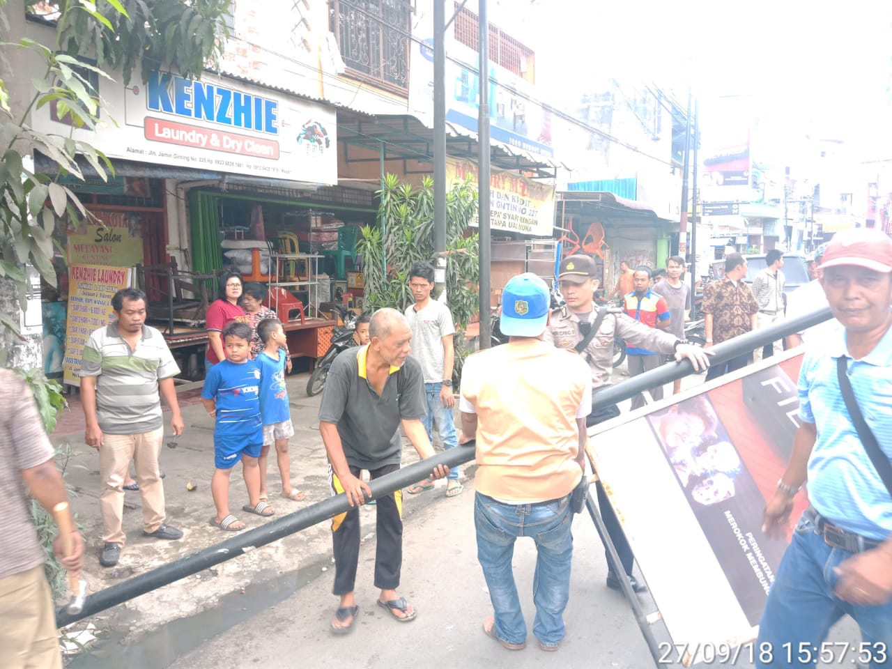 Polsek Medan Baru Tertipkan Reklame
