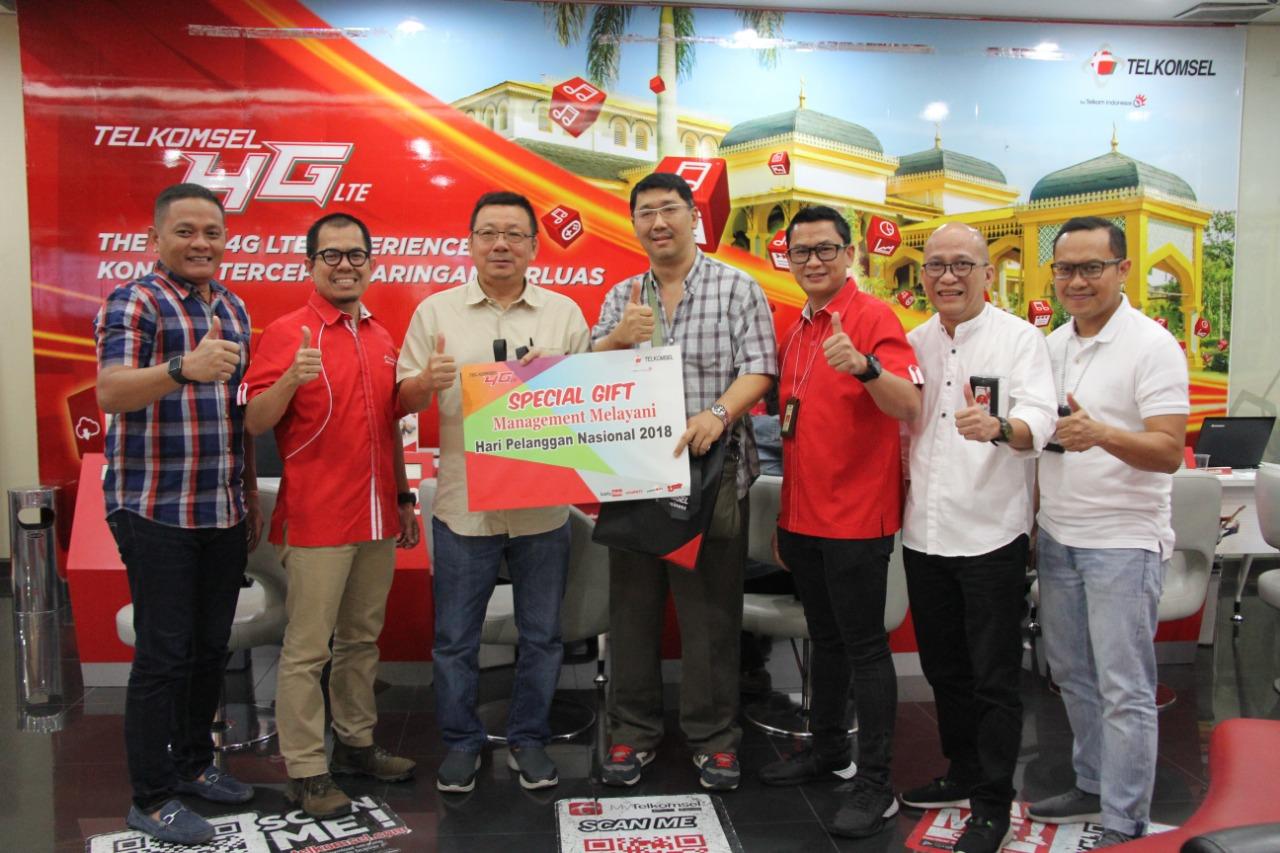 Telkomsel Beri Hadiah Di Hari Pelanggan Nasional