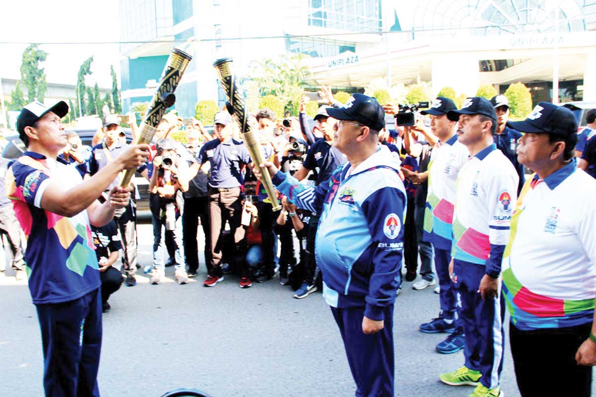 Walikota Medan Lepas Kirab Api Obor Asian Para Games