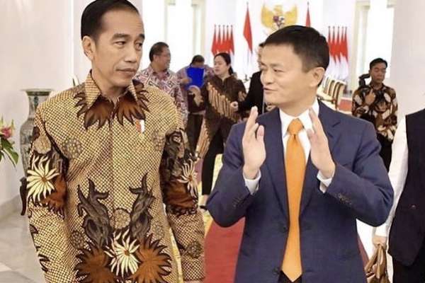 Bos Alibaba Jack Ma , Manusia 750 Triliun Beri Saran ke Jokowi