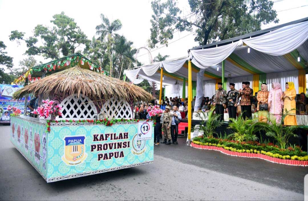 Pawai Taâ€™aruf MTQN XXVII Dimeriahkan Peserta Seluruh Provinsi Indonesia