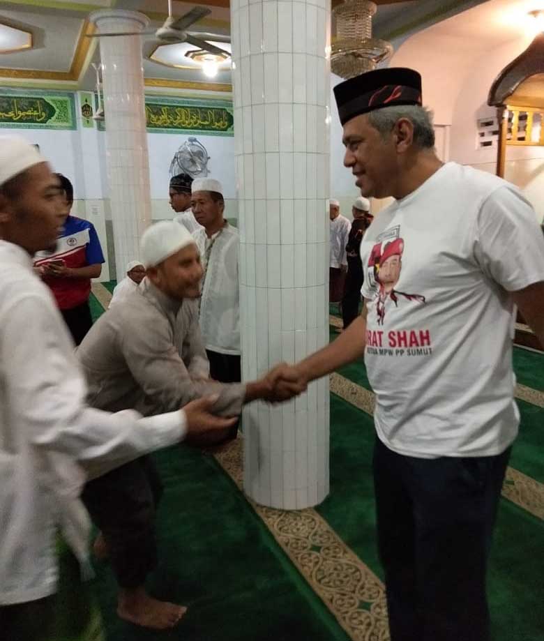 Kodrat Shah Sholat Subuh Berjamaah Bersama Warga Perbaungan Doakan Jadi DPR RI