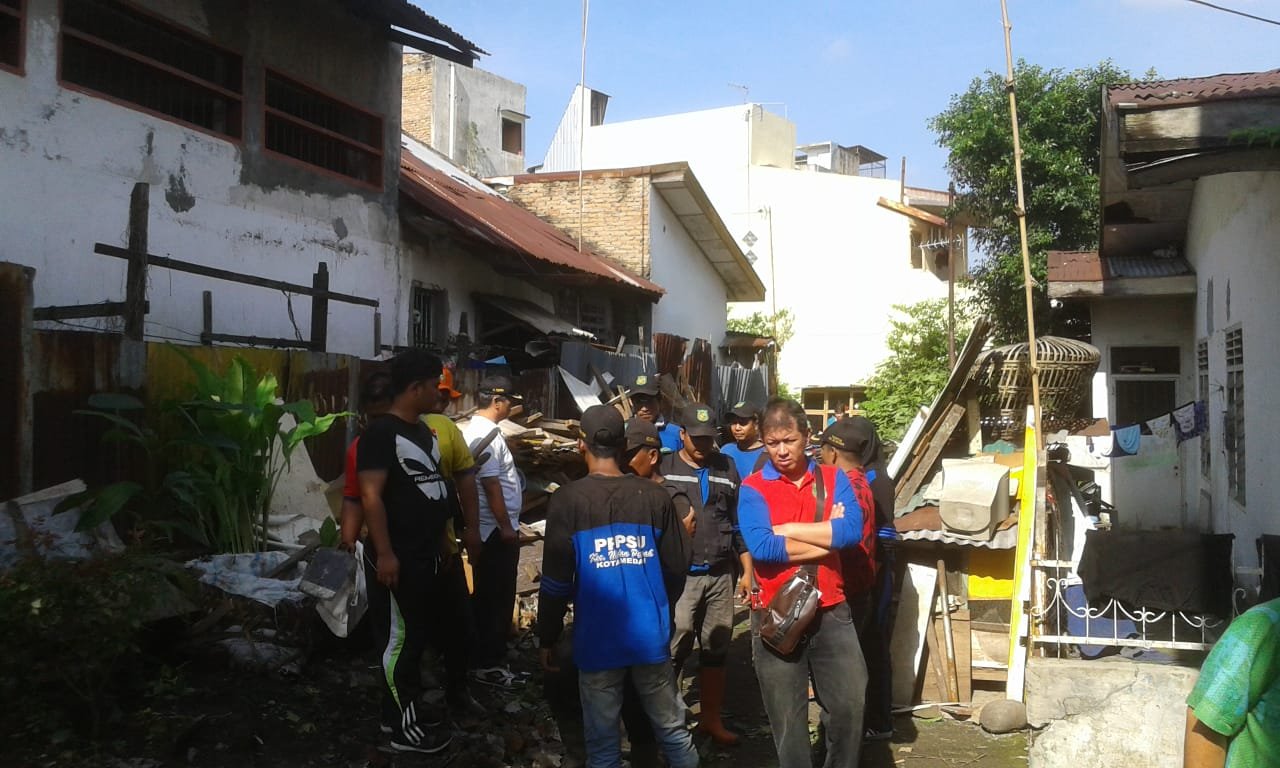 Polsek Medan Baru Bersama Warga Bongkar Cakruk Narkoba