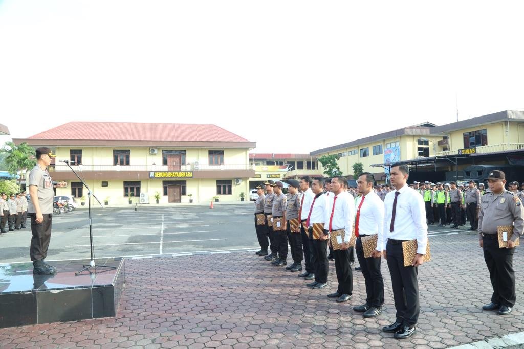 Kapolrestabes Medan Irup Dalam Pemberian Penghargaan Personel Berprestasi