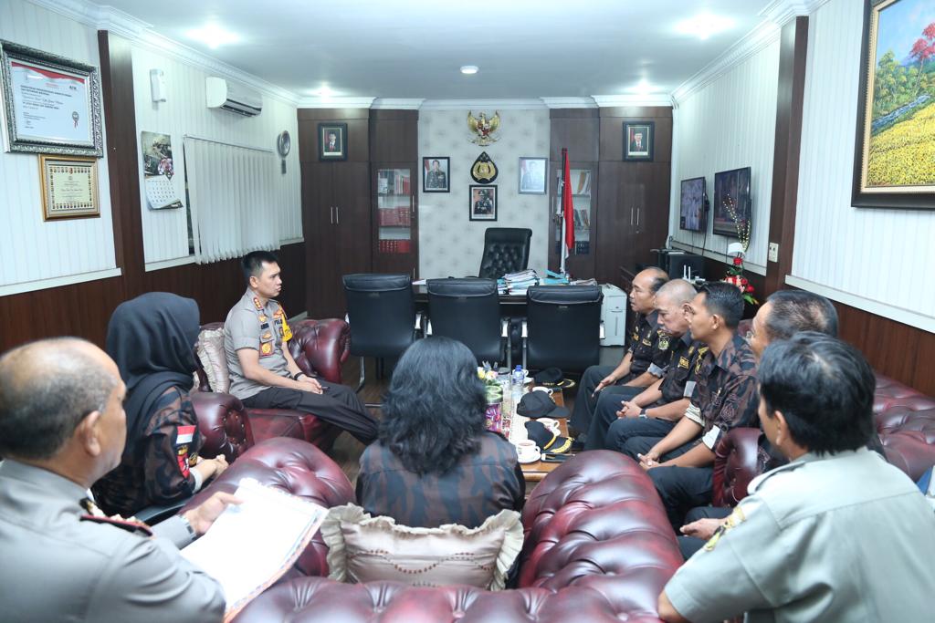 Kapolrestabes Medan dan KBPP Polri Sumut Perkuat Kekeluargaan