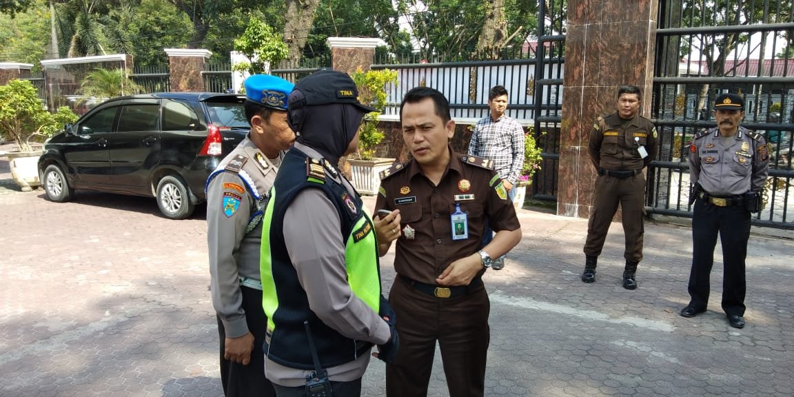 Apel Unras Polisi di Halaman Depan Kajatisu Dibubarkan