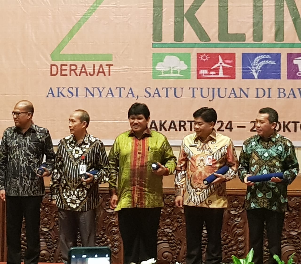 Diserahkan Menteri LHK,Â Pemprovsu Terima Â Apresiasi Pembinaan Proklim Tahun 2018